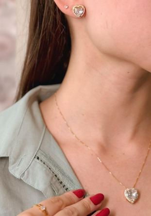 Colar e brinco de coração com zircônia banhados a ouro